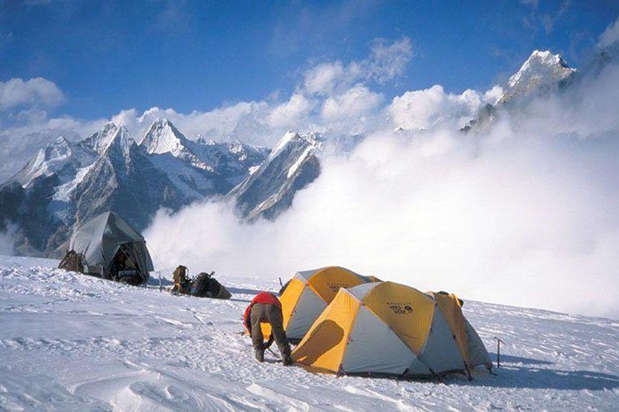 chulu-east-peak-climbing